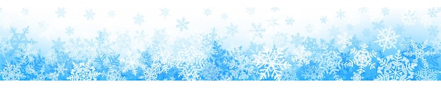 Banner de copos de nieve de Navidad complejos con repetición horizontal perfecta, en colores azul claro. Fondo de invierno con nieve cayendo