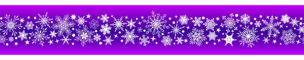 Banner navideño de varios copos de nieve grandes y pequeños complejos con repetición horizontal sin costuras blanco sobre fondo púrpura