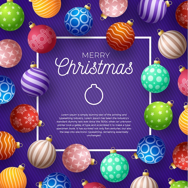 Banner promocional cuadrado de Navidad. Bolas de Navidad de colores sobre fondo morado.