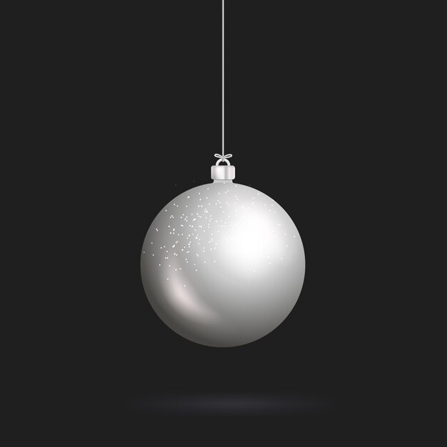 Bola de plata de navidad entrega en cadena adorno de vector de navidad aislado sobre fondo transparente bola de año nuevo elemento de decoración brillante realista vector