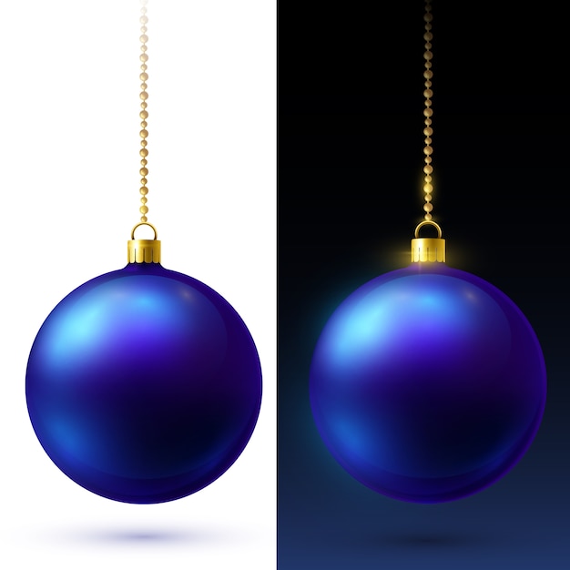 Bolas de Navidad azul mate realistas colgando de cadenas de cuentas de oro.