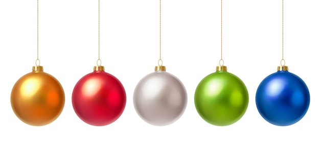 Bolas de Navidad de colores aislados en blanco