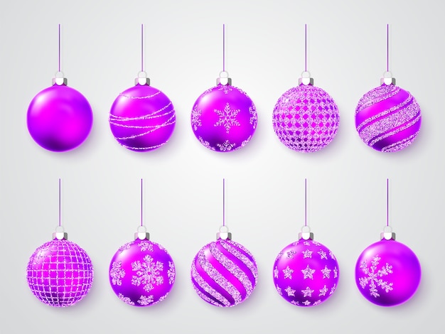 Bolas de Navidad que brillan intensamente brillantes. Decoración navideña