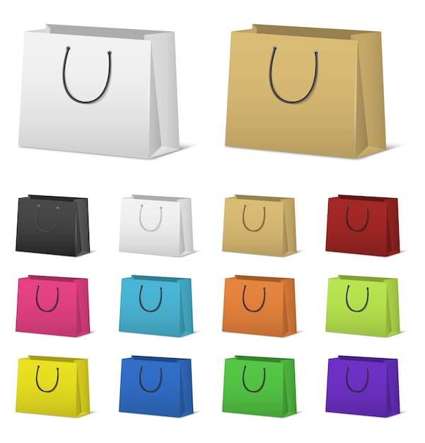 Bolsas de papel en blanco conjunto aislado en blanco