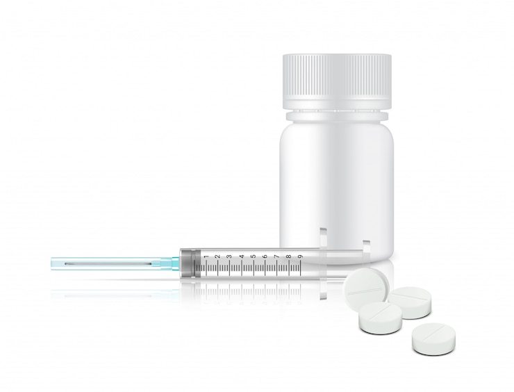Vector botella de píldoras realistas medicina sobre fondo blanco con empaque y jeringa