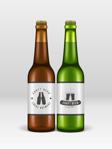 Vector botellas de cerveza artesanal. botellas verdes y marrones.