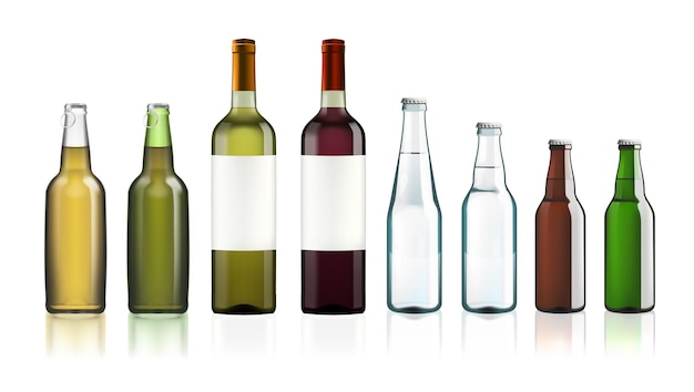 Botellas De Vidrio De Agua Clara Aisladas En Blanco