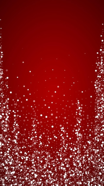 Caída mágica de nieve trasfondo navideño Flocos de nieve voladores sutiles y estrellas en el fondo rojo navideño Caída mágica de nieve paisaje navideño Ilustración vectorial vertical