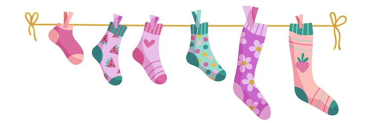 Vector calcetines de cuerda de ropa calcetines en una cuerda calcetines para bebés con patrones de dibujos animados vectoriales