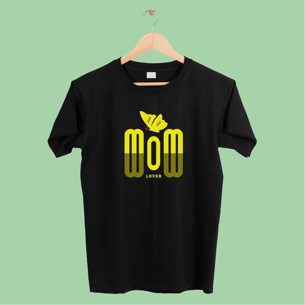 una camiseta negra con la palabra madre en ella