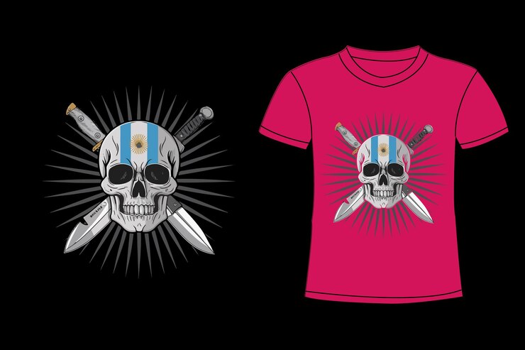 una camiseta rosa con un cráneo y espadas en ella