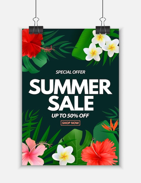 Cartel de venta de verano con hojas de palmeras tropicales exóticas plumeria y flor de hibisco