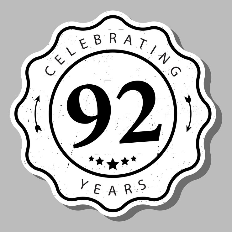 celebrando 92 años de insignia de experiencia