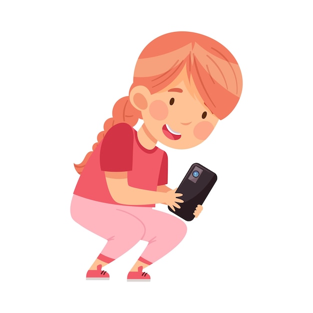 Chica divertida con trenza sosteniendo un teléfono inteligente y tomando una ilustración vectorial de fotos