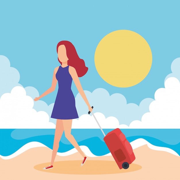 Chica turista con maleta en la playa