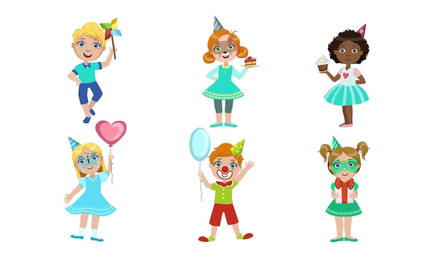 Chicos y chicas felices divirtiéndose en la fiesta de cumpleaños Carnaval o mascarada Ilustración vectorial