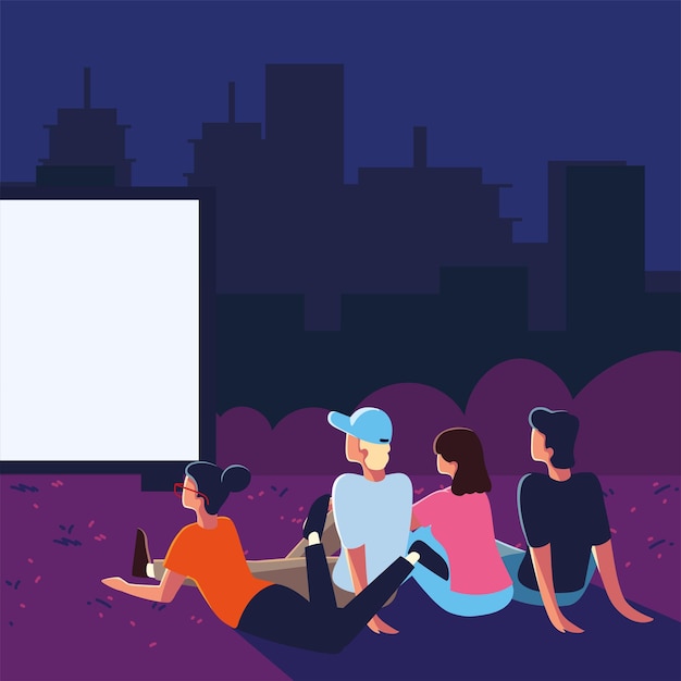 Cine al aire libre con gente mirando la pantalla.