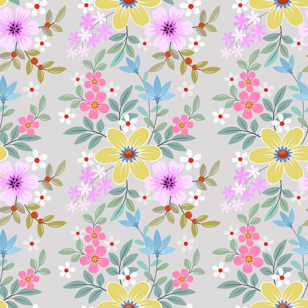 Coloridas flores dibujadas a mano con un patrón sin costuras