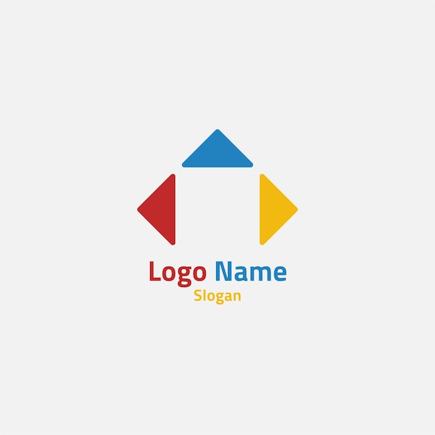 Combinación de logotipos de tres triángulos con tres colores.