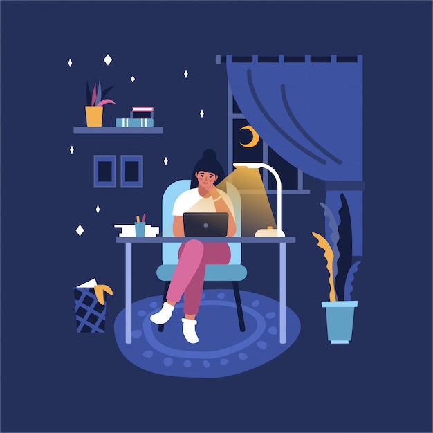 Concepto de trabajo de internet de computadora con personas en la oficina y el hogar. Mujer joven sentada en el escritorio de la computadora con laptop y trabajando