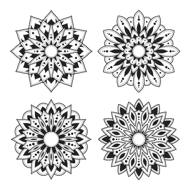 Conjunto de 4 mandalas dibujadas a mano en color blanco y negro