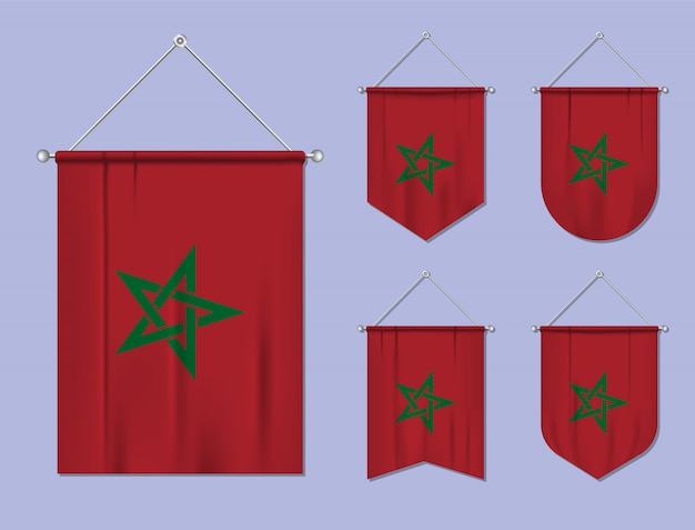 Conjunto de banderas colgantes Marruecos con textura textil. Formas de diversidad del país de bandera nacional. Banderín de plantilla vertical
