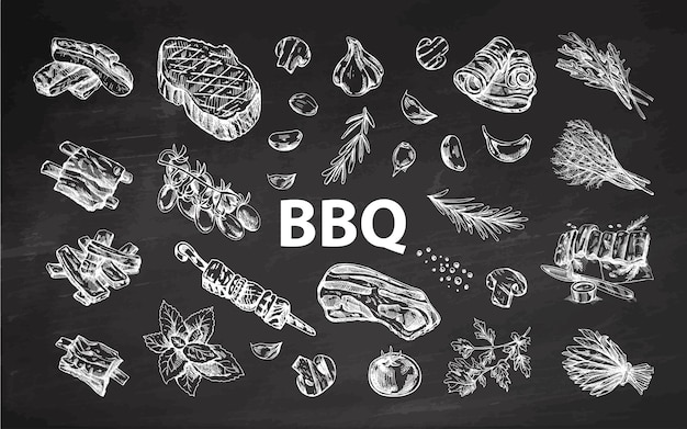Conjunto de bocetos dibujados a mano de elementos de barbacoa en fondo de pizarra