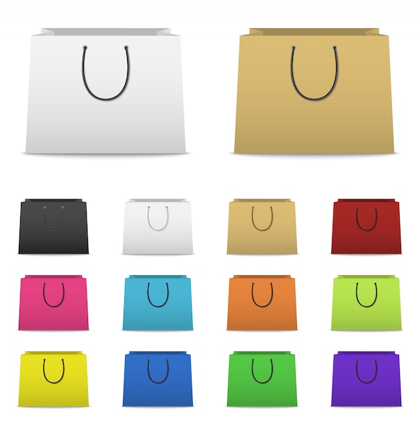 Conjunto de bolsas de papel en blanco aislado en blanco