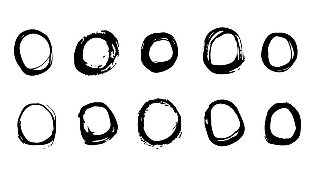 Conjunto de círculos negros dibujados con tinta en estilo grunge resaltan el círculo de dibujo a mano para marcar el texto
