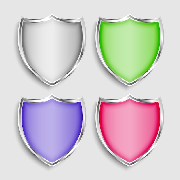 conjunto de cuatro símbolos o iconos de escudo metálico brillante