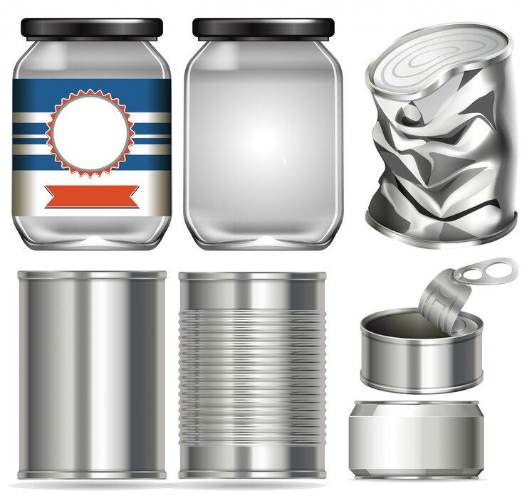 Conjunto de diferentes envases de vidrio y aluminio.