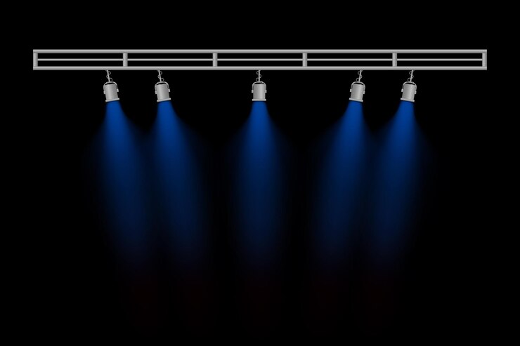 Vector el conjunto de iluminación del escenario cinco focos azules lámparas colgantes marco de metal vigas enfocadas fondo oscuro iluminación del teatro evento iluminación configuración de la actuación diseño de concierto presentación visual