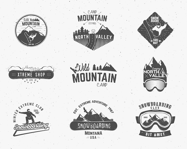 Conjunto de insignias de campamento de montaña colección de logotipos