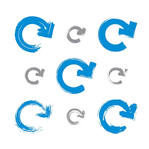 Conjunto de señales de actualización azules pintadas a mano aisladas en fondo blanco, colección de iconos de navegación repetidos simples dibujados a mano. Dibujo de pincel actualizar símbolos multimedia.
