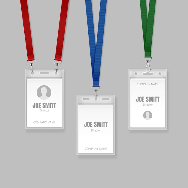 Conjunto de tarjetas de identificación en cordones de color rojo, azul y verde Ilustración de las plantillas de placa de identificación del titular de la etiqueta de nombre para el director sobre fondo gris