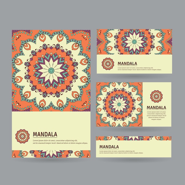 Conjunto de tarjetas con mandala dibujado a mano.