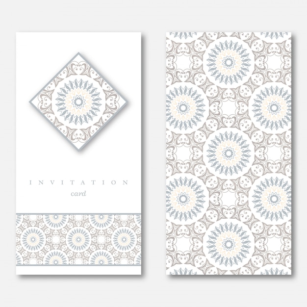 Conjunto de tarjetas ornamentales, volantes con mandala.