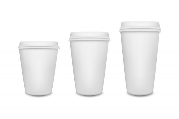 Conjunto de taza de café de papel en blanco realista aislado en blanco