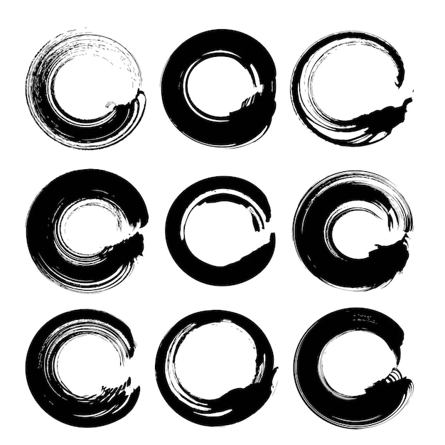 Conjunto de trazos circulares negros dibujados a mano aislados sobre un fondo blanco