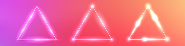 Conjunto de tres marcos triangulares de neón con efectos brillantes sobre fondo naranja Fondo tecno brillante vacío Ilustración vectorial