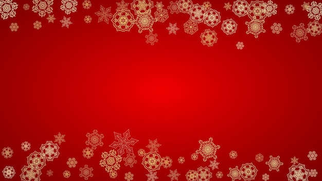 Copos de nieve de Navidad sobre fondo rojo Marco de brillo horizontal para pancartas de invierno, cupones de regalo, vales, anuncios, evento de fiesta, color de Papá Noel con copos de nieve dorados de Navidad, nieve que cae para las vacaciones