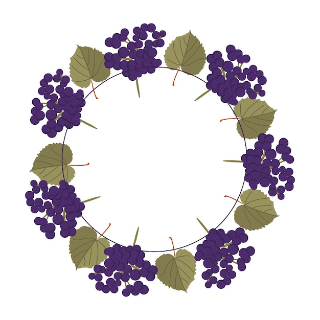 Una corona decorativa de bayas púrpura oscura y hojas verdes dispuestas en un patrón circular