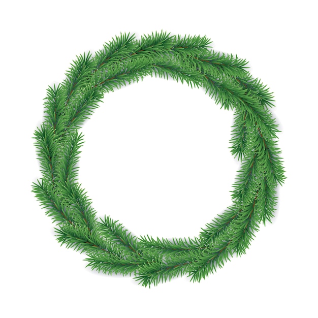 Corona de Navidad hecha de ramas de árbol de hoja perenne en forma de círculo aislado sobre fondo blanco.