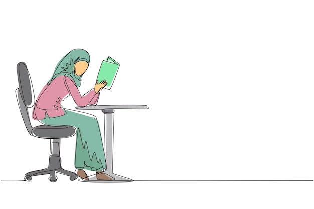 Dibujo continuo de una línea de una estudiante árabe leyendo un libro en la librería de la biblioteca y sentada en una silla.