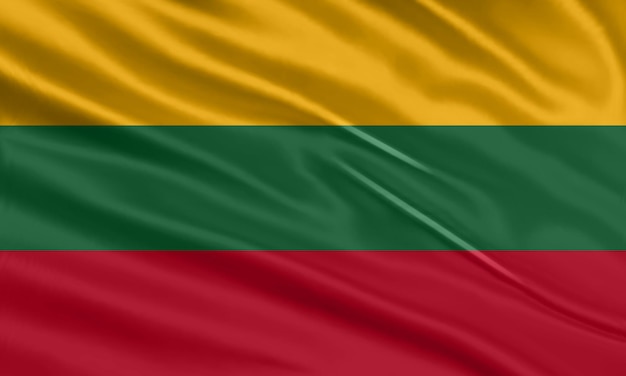 Diseño de la bandera de Lituania. Ondeando la bandera lituana hecha de satén o tela de seda. Ilustración vectorial.