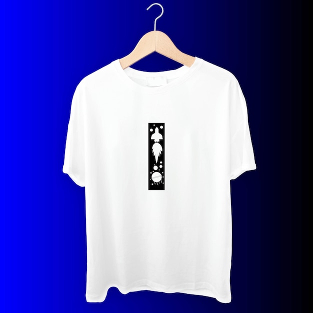 El diseño de la camiseta blanca