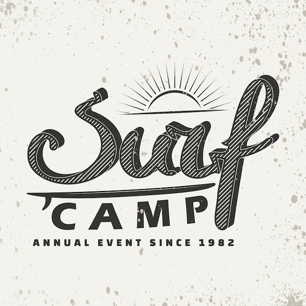 Diseño gráfico de camiseta de surf de grunge, sello de impresión de surf vintage, los surfistas usan emblema de tipografía, logotipo de campamento de surf monocromo de ventage, diseño creativo, vector