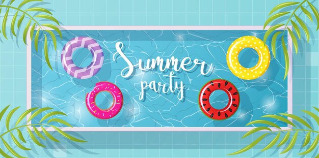 Diseño de horario de verano con piscina de agua azul y anillos de natación Piscina con flotador y vista superior de hojas de palma