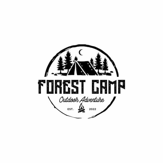 Diseño de logotipo de aventura de autor de campamento de bosque de pinos