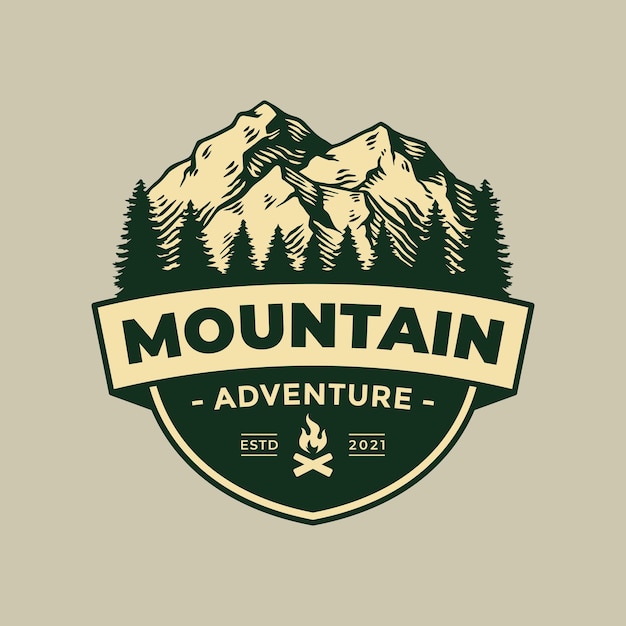 Diseño de logotipo de escalada de montaña al aire libre de aventura.